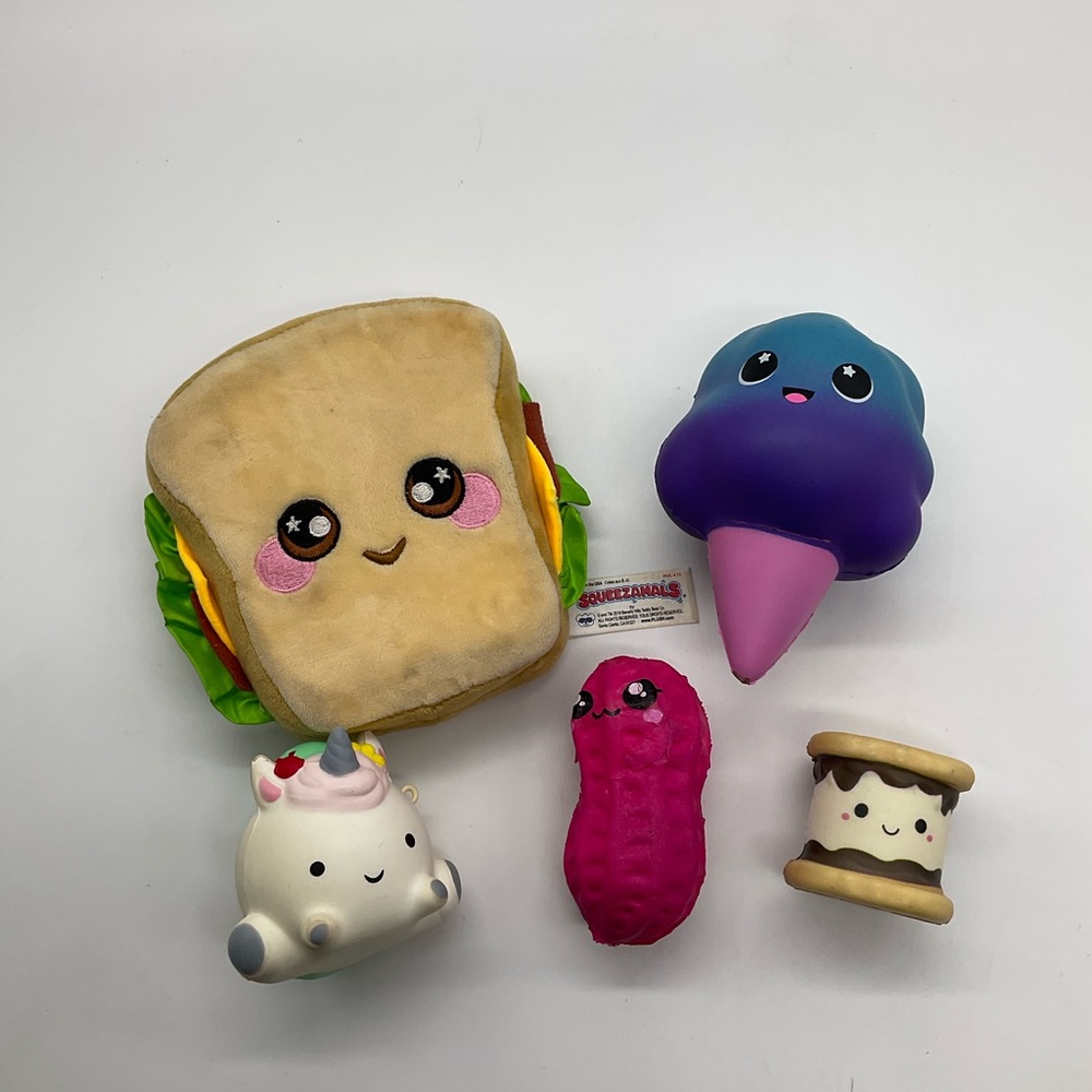 BUNDLE OF SQUISHY TOYS